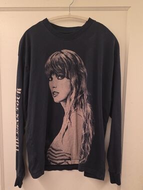 Taylor Swift The Eras Tour Navy Blue Long Sleeve Graphic Tee Size Medium